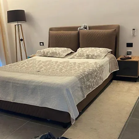 Dielli Apartamento Golem (Tirana)